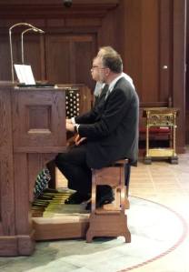 10580228_563487437112436_340778391200246249_n